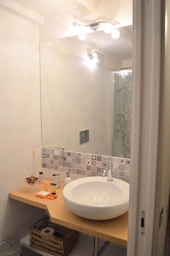 Domu 600 - Suite Mini Appartamento Cagliari Centro Storico Экстерьер фото
