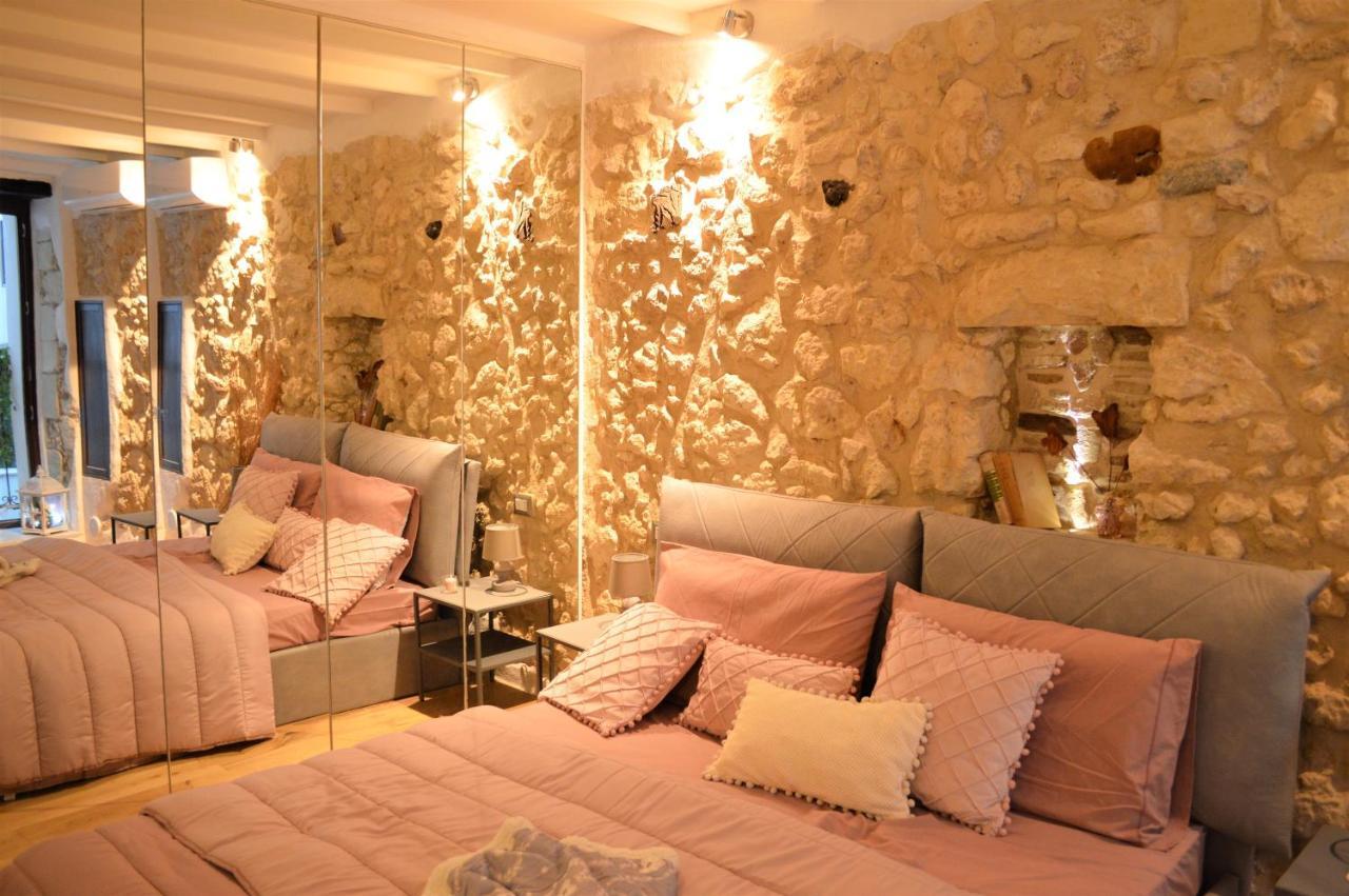 Domu 600 - Suite Mini Appartamento Cagliari Centro Storico Экстерьер фото