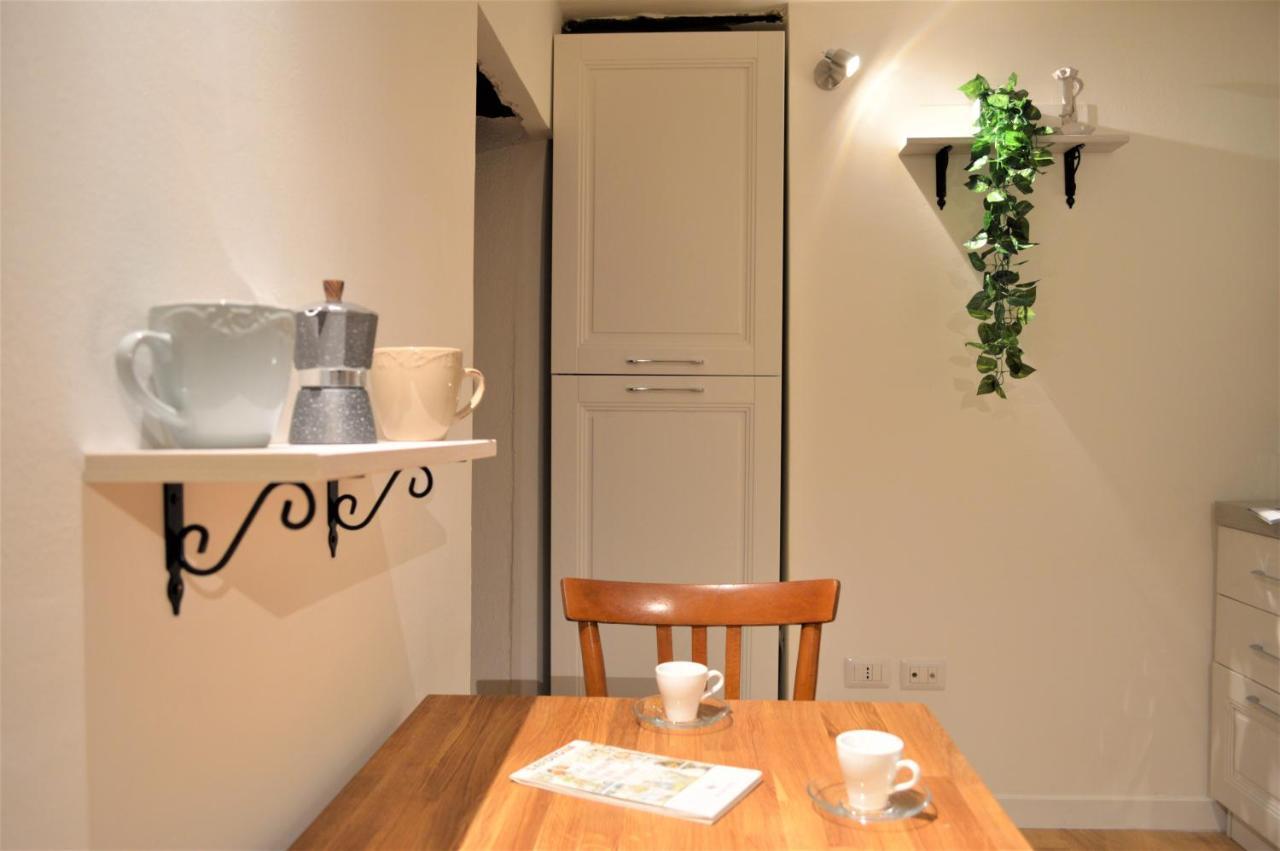 Domu 600 - Suite Mini Appartamento Cagliari Centro Storico Экстерьер фото