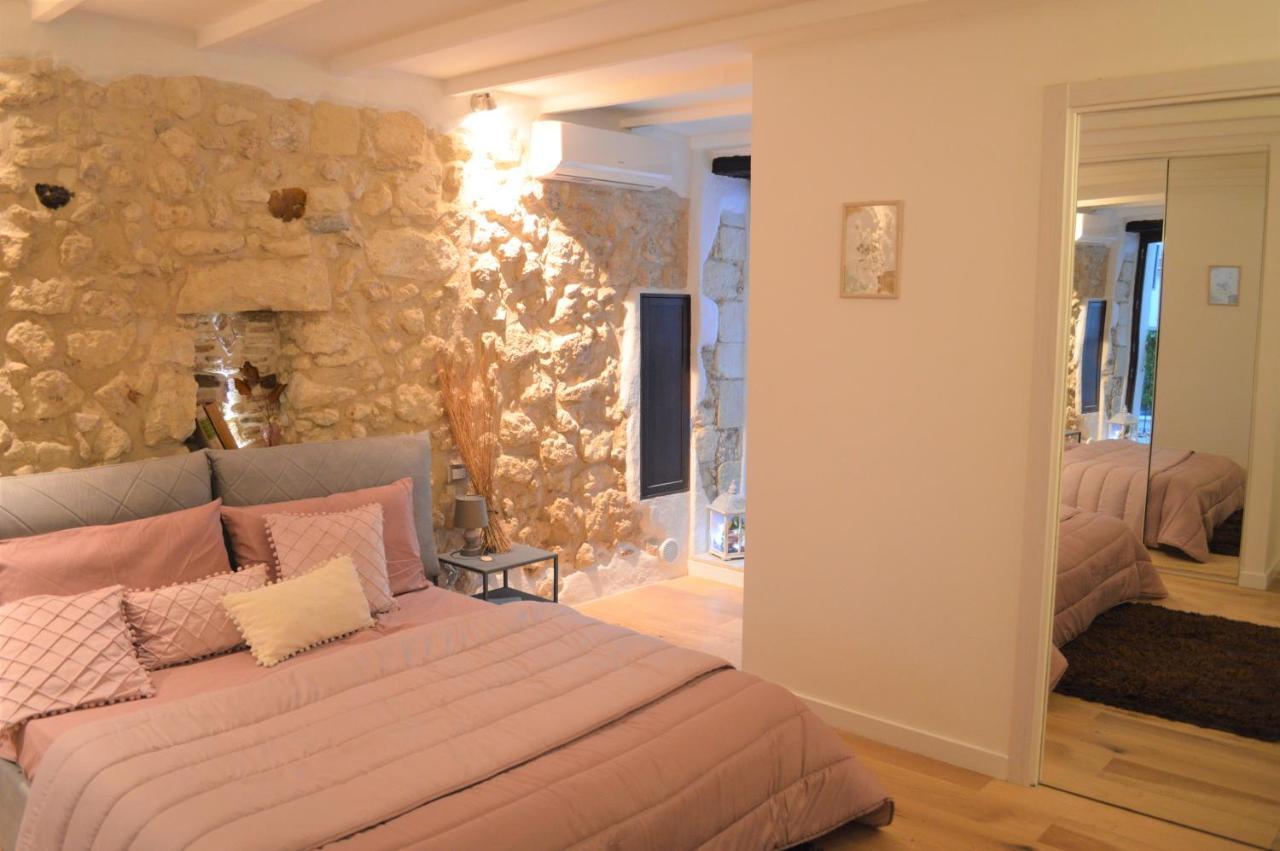 Domu 600 - Suite Mini Appartamento Cagliari Centro Storico Экстерьер фото