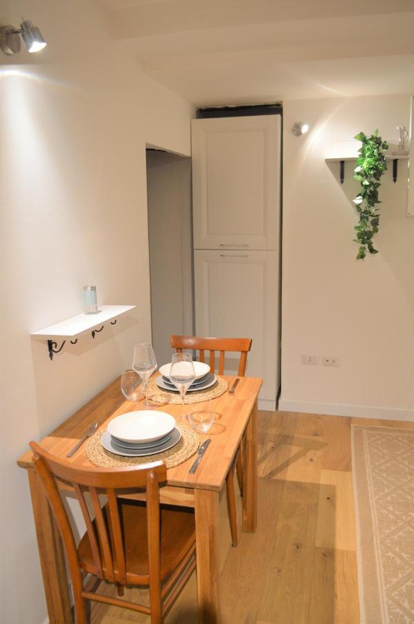 Domu 600 - Suite Mini Appartamento Cagliari Centro Storico Экстерьер фото