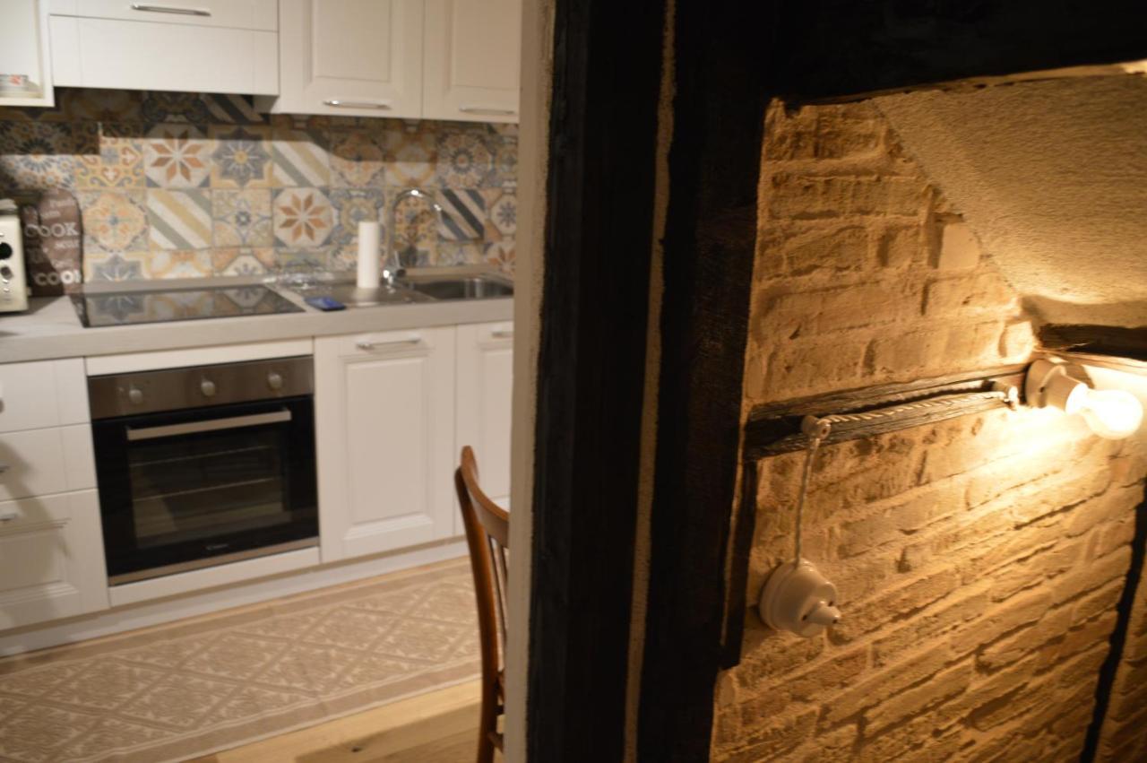 Domu 600 - Suite Mini Appartamento Cagliari Centro Storico Экстерьер фото