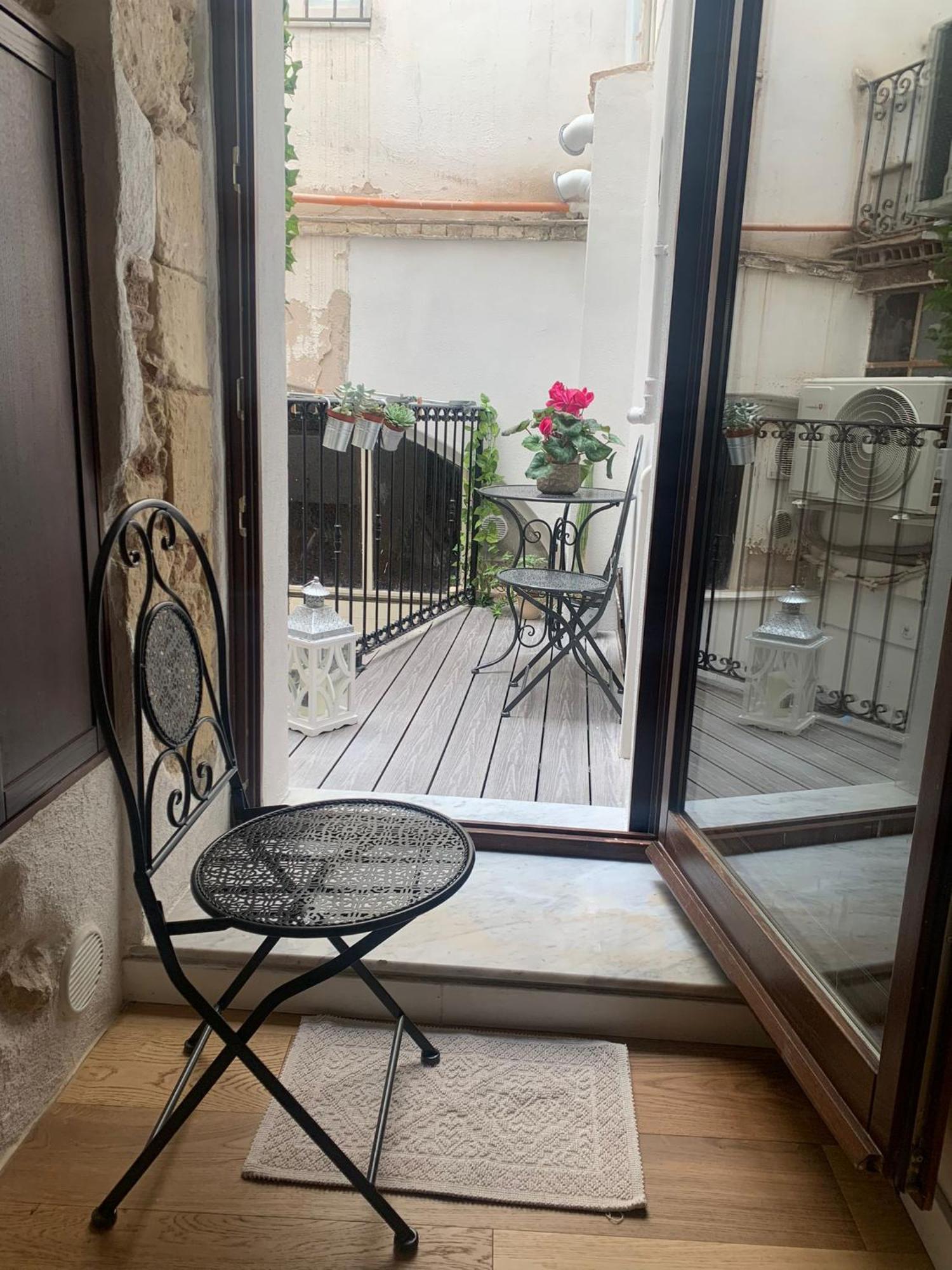 Domu 600 - Suite Mini Appartamento Cagliari Centro Storico Экстерьер фото